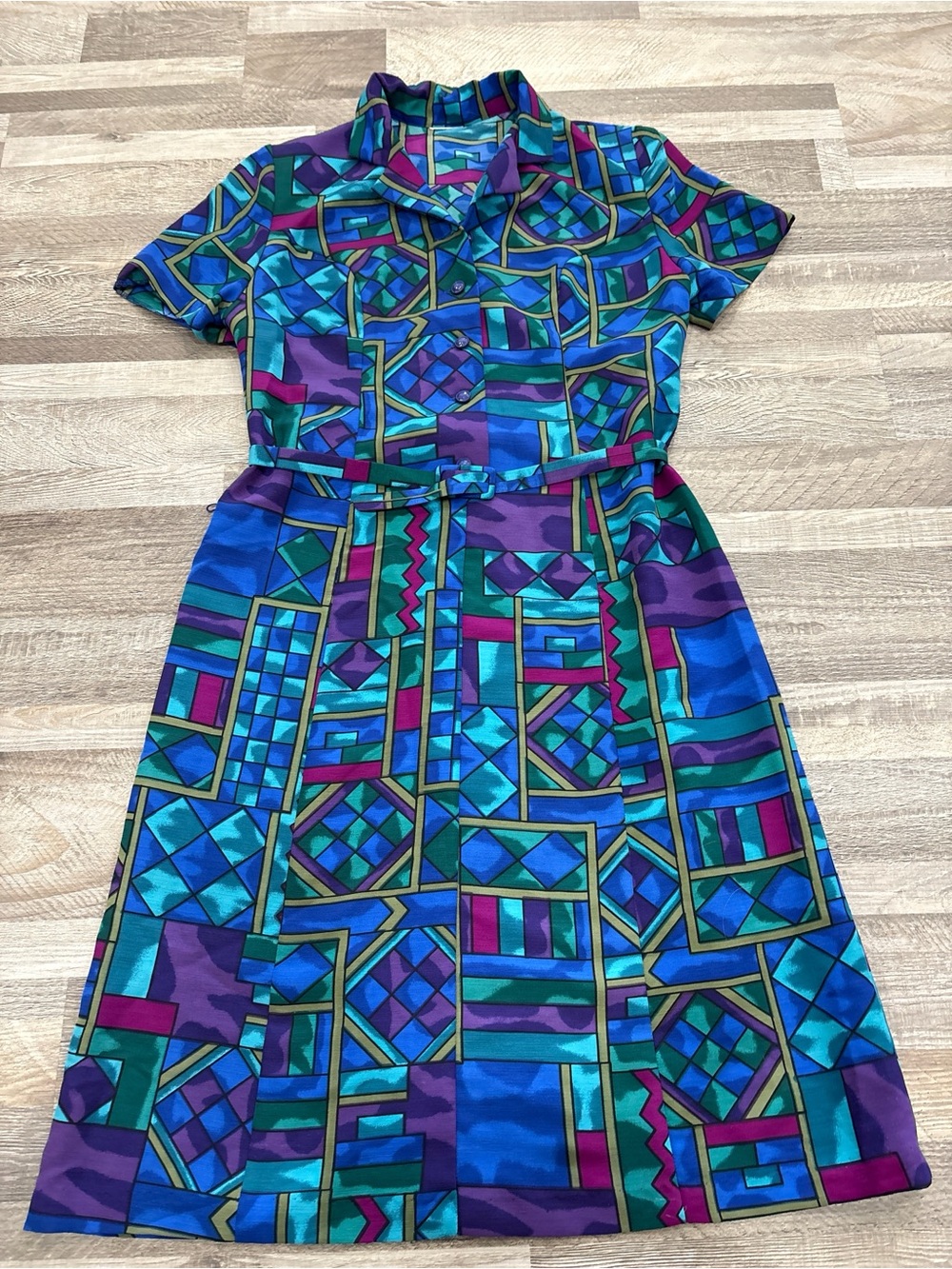 Vintage Geometric Print Short-Sleeve Shirt Dress in Blue and Purple - Picture 2 of 5